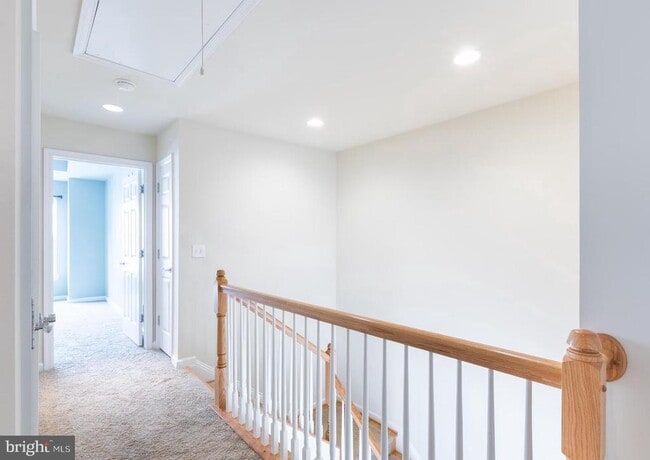 Building Photo - 9427 Canonbury Square