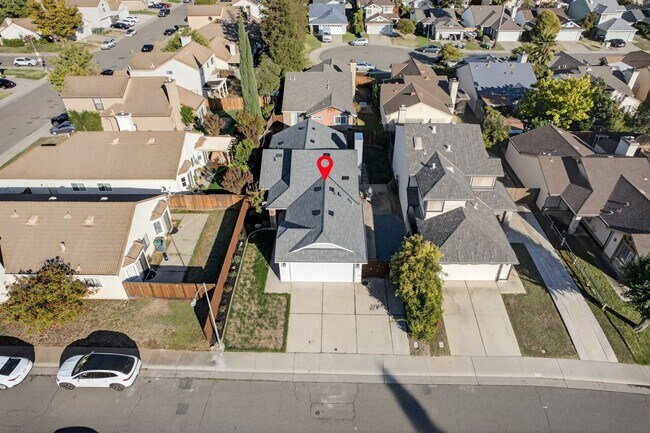 Building Photo - Bright & Spacious 3 Bed, 2 Bath Home – Must See!