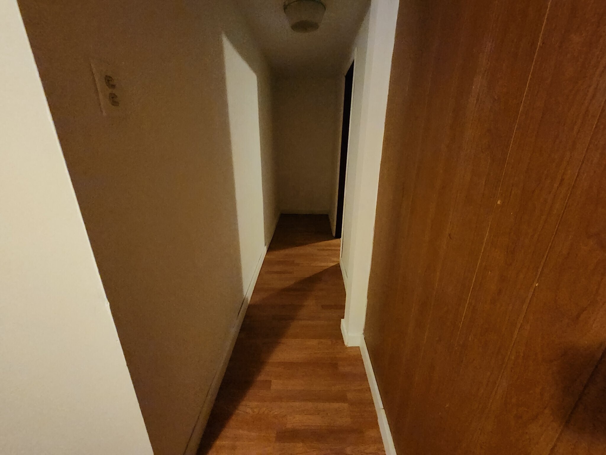 Building Photo - 497 E Main St