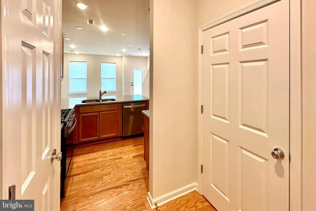 Building Photo - 1212 Parker Blvd