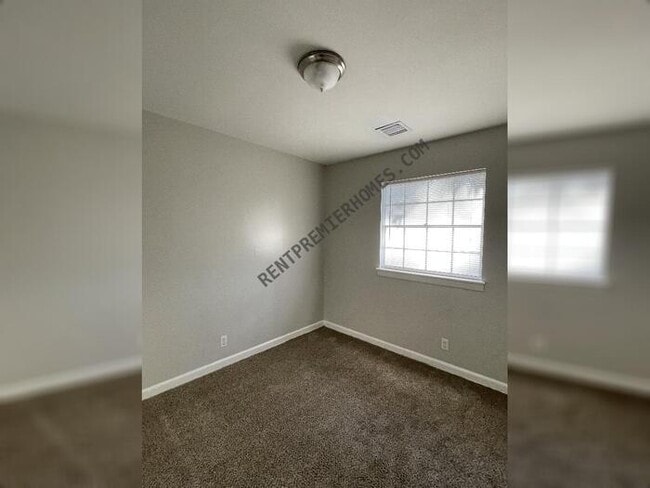 Building Photo - 6800 Hinkson Rd