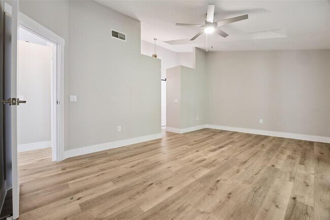 Building Photo - 7301 Spring Villas Cir