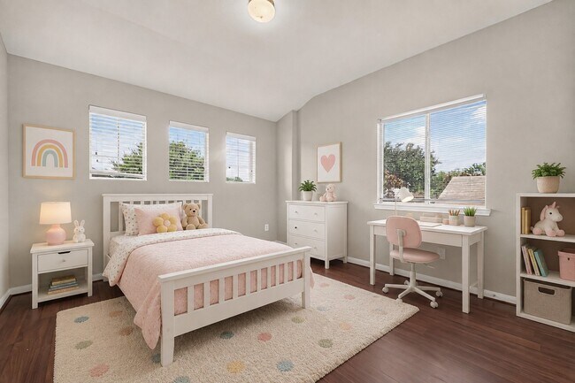 Building Photo - 2110 Castle Gardens Ln