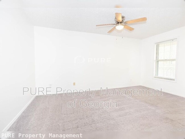 Building Photo - 2408 Country Park Dr
