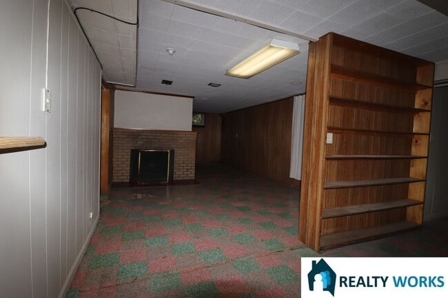 Building Photo - Charming 5 bed House!
