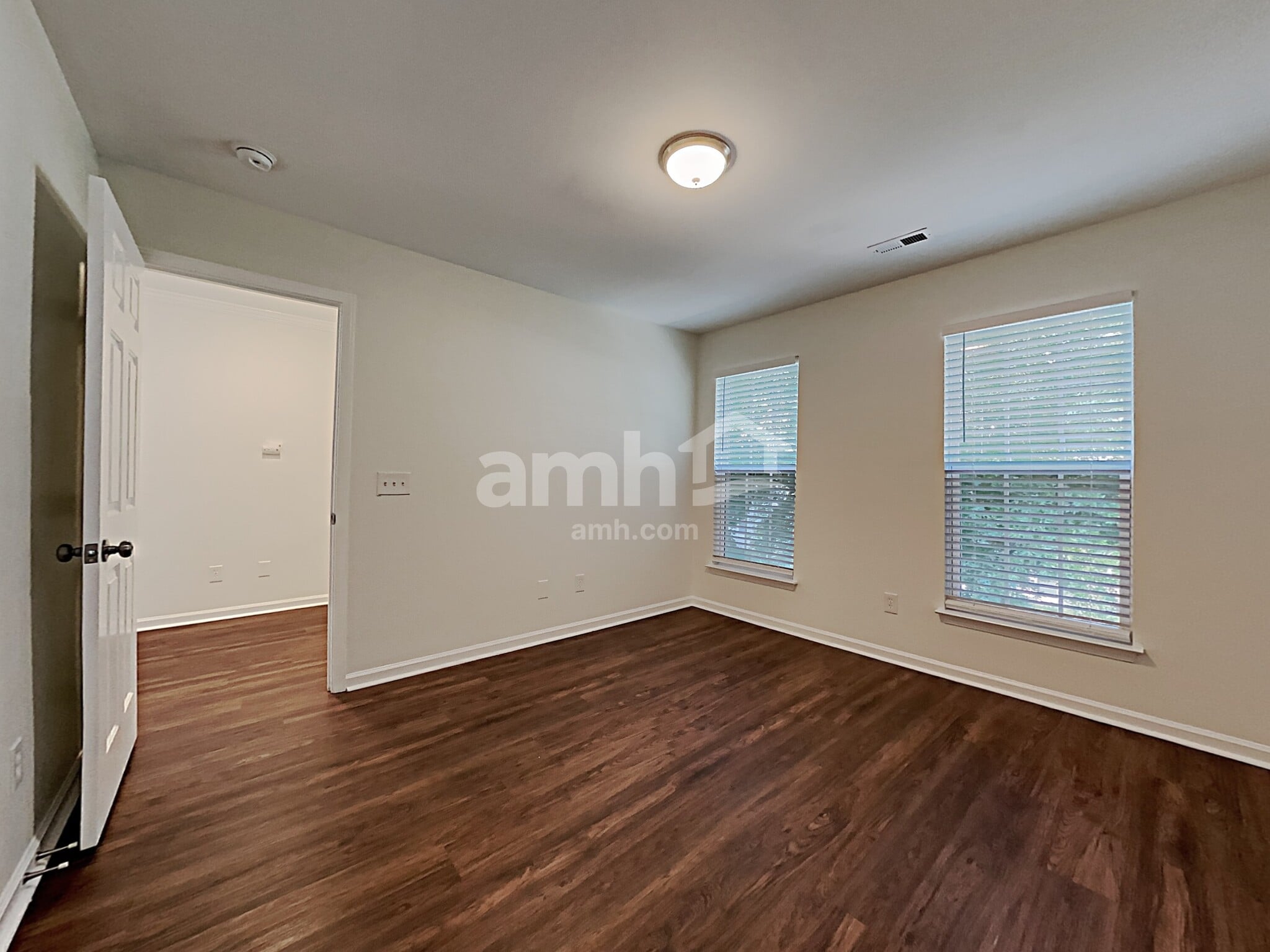 Building Photo - 10232 Meadow Crossing Ln