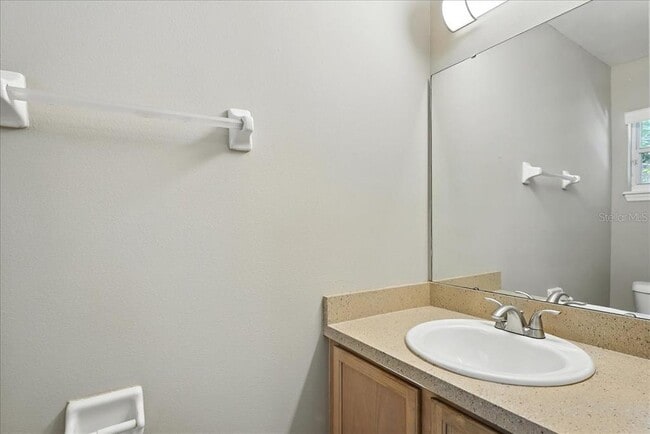 Building Photo - 1190 N Fairway Dr