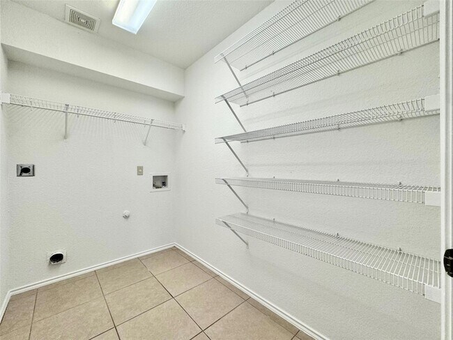 Building Photo - 1015 Aiken Dr