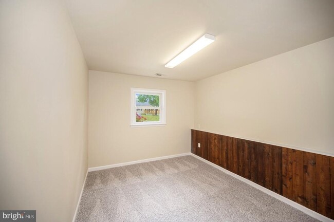 Building Photo - 2111 Mills Dr