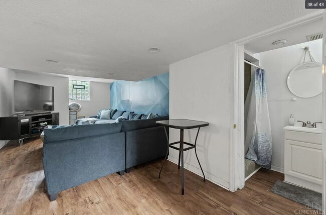 Building Photo - 7525 Montgomery Rd