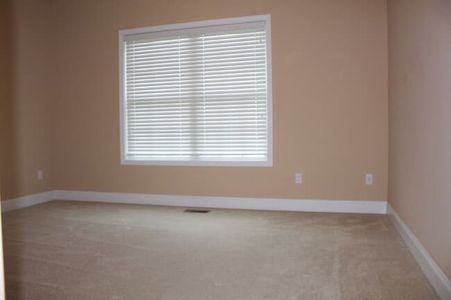 Building Photo - For Rent - Charming 3BR/2BA Home in Macken...