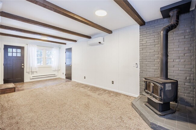 Building Photo - 105 Chestnut Dr