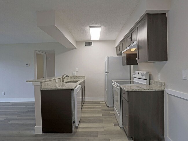 Building Photo - Mystic Gardens 5303-315 Summerlin Rd Fort ...