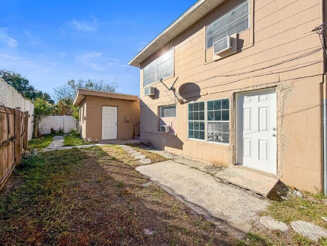 Building Photo - 650 East Harbor Dr S