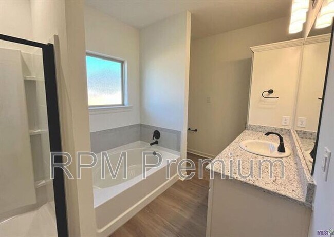 Building Photo - 28335 Merrimack Dr