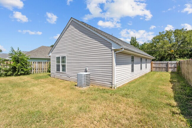 Building Photo - 2206 Berkley Ave