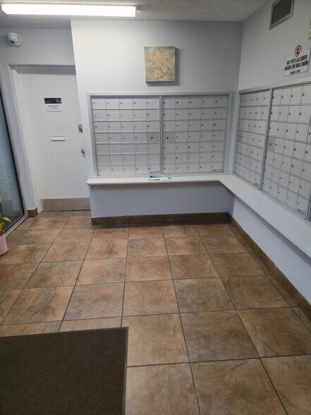 Building Photo - 1801 S Treasure Dr