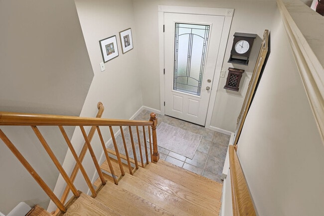 Building Photo - 9 Blue Bird Rd