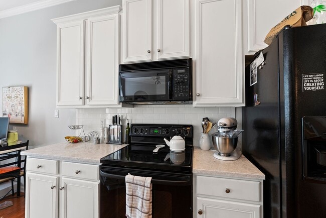 Building Photo - 1433 Basinger Ct