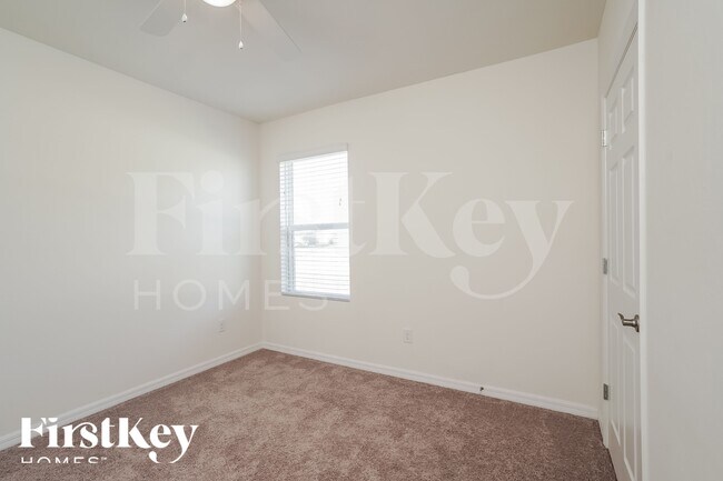 Building Photo - 1110 NW 24th Pl