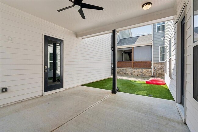 Building Photo - 1821 Sanford Dr