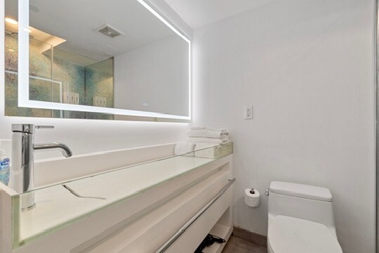 Building Photo - 1100 West Ave