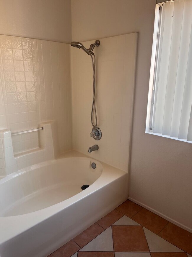 Building Photo - Beautiful 4bd/3ba House in Moreno Valley R...