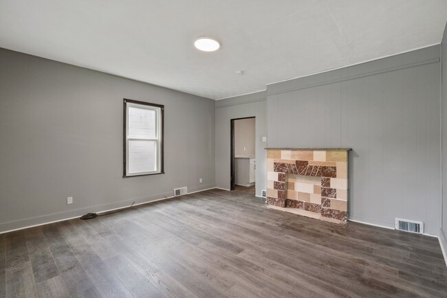 Building Photo - Newly renovated 2 bedroom home in Scott To...