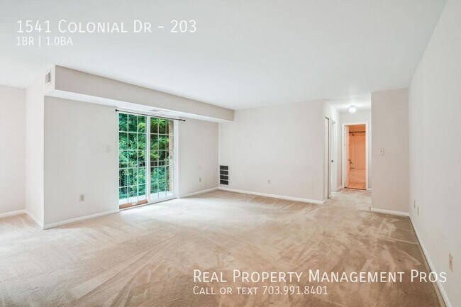 Building Photo - 1541 Colonial Dr