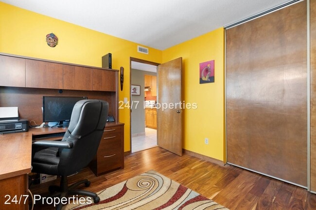 Building Photo - 2 br, 2 bath House - 4926 S. Corbett Ave. ...