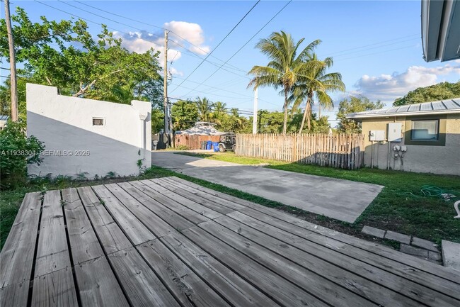 Building Photo - 1505 Monroe St