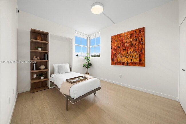 Building Photo - 600 76th St