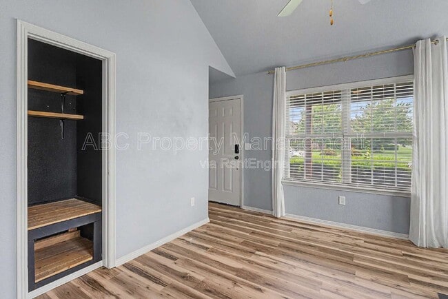 Building Photo - 3801 SW Gibson Ave