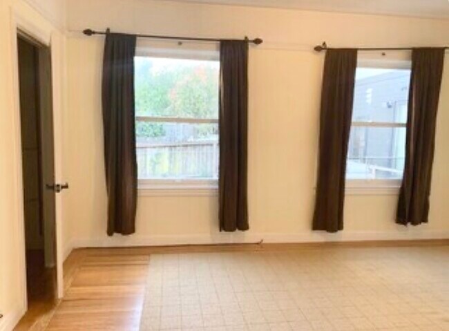 master bedroom - 2814 Baker St