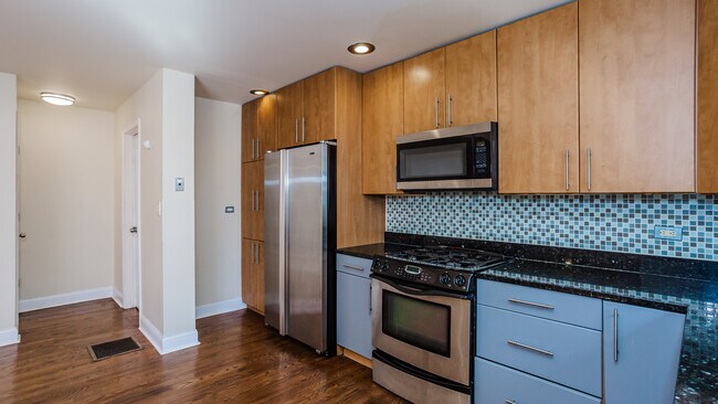 Building Photo - 5510 S Cornell Ave