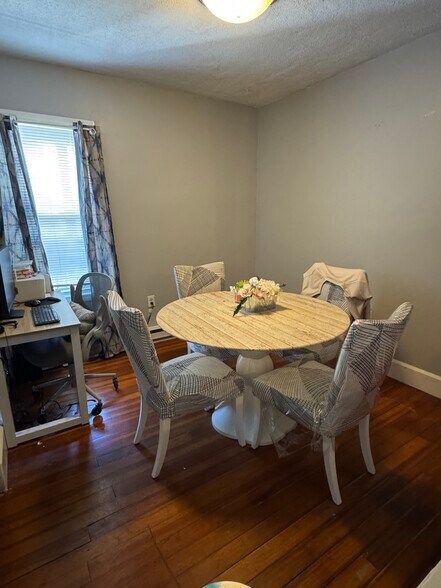 Building Photo - 70 Edwards St