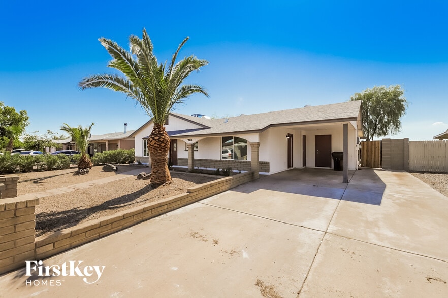 Building Photo - 9914 N 73rd Ave