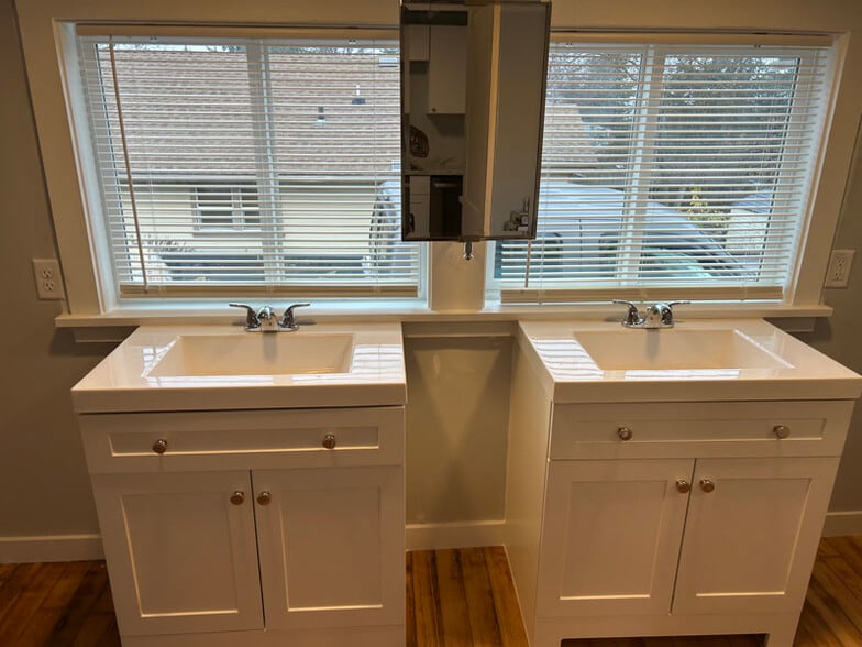 Building Photo - 826 Walker Ave