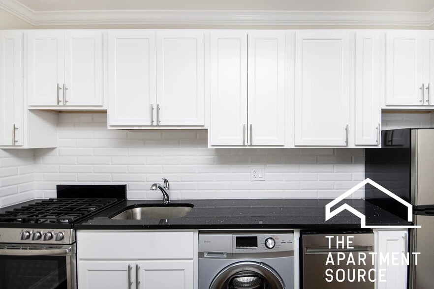 Building Photo - 918 Green Bay Rd