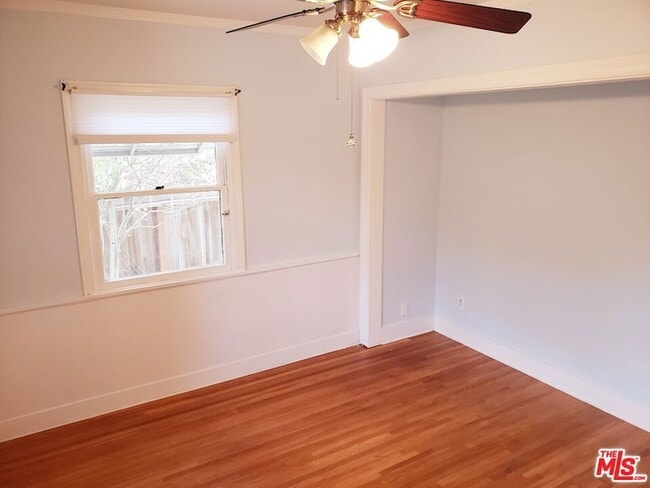 Building Photo - 1710 Oakwood St