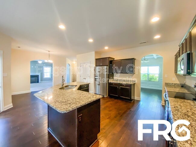 Building Photo - 112 Quail Hollow Dr