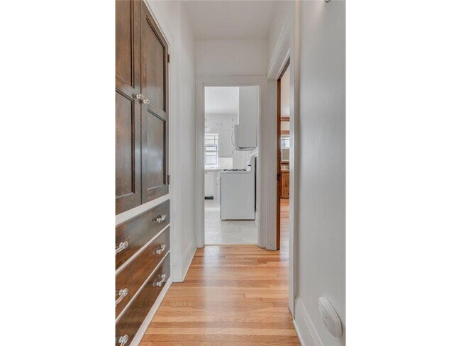 Building Photo - 3829 Aldrich Ave S