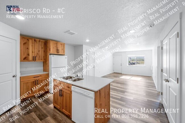 Building Photo - 116 E Briscoe Rd