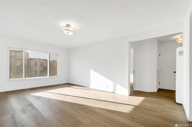 Building Photo - 1700 19th Ave