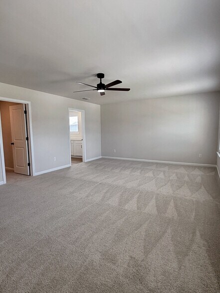 Building Photo - 5361 Crinum Lilly