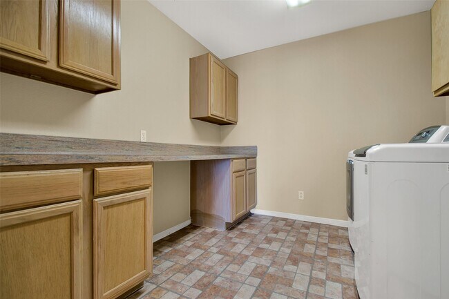 Building Photo - 2203 Place Rebecca Ln