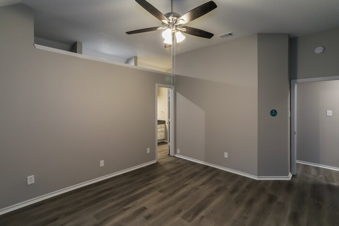 Building Photo - 5513 Maurie Dr