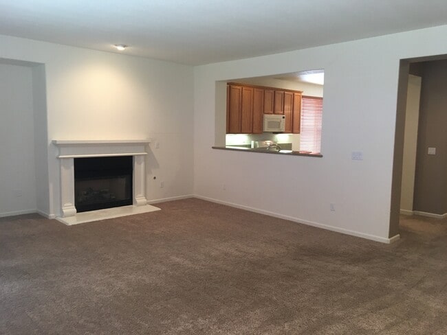 Building Photo - COMING SOON! Single Story 4 Bed in Curti R...