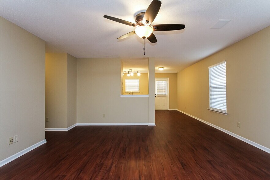 Building Photo - 2174 Providence Dr