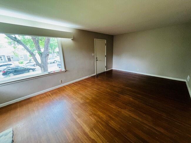 Building Photo - 515 Avenue C
